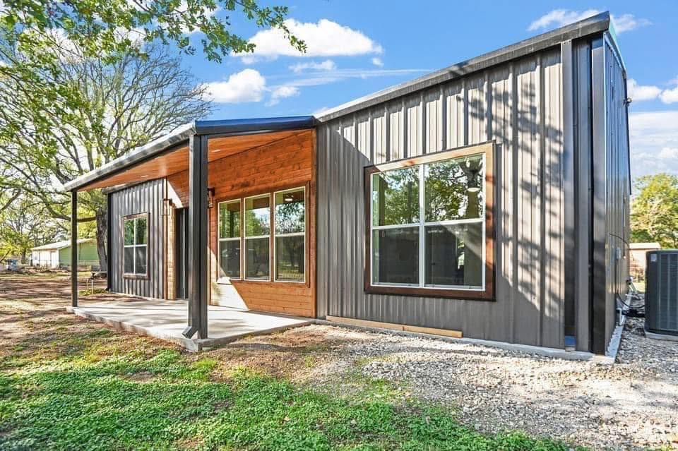 Contemporary Metal Home